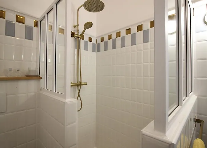 Mont-dore Centre: Bel T2 Au Pied Des Thermes Avec Wifi - Fr-1-608-241 Apartment Le Mont-Dore