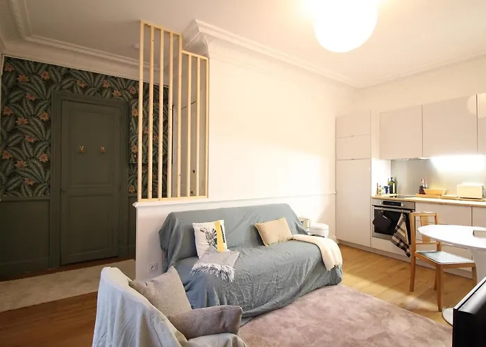 Apartment Mont-dore Centre: Bel T2 Au Pied Des Thermes Avec Wifi - Fr-1-608-241 Le Mont-Dore